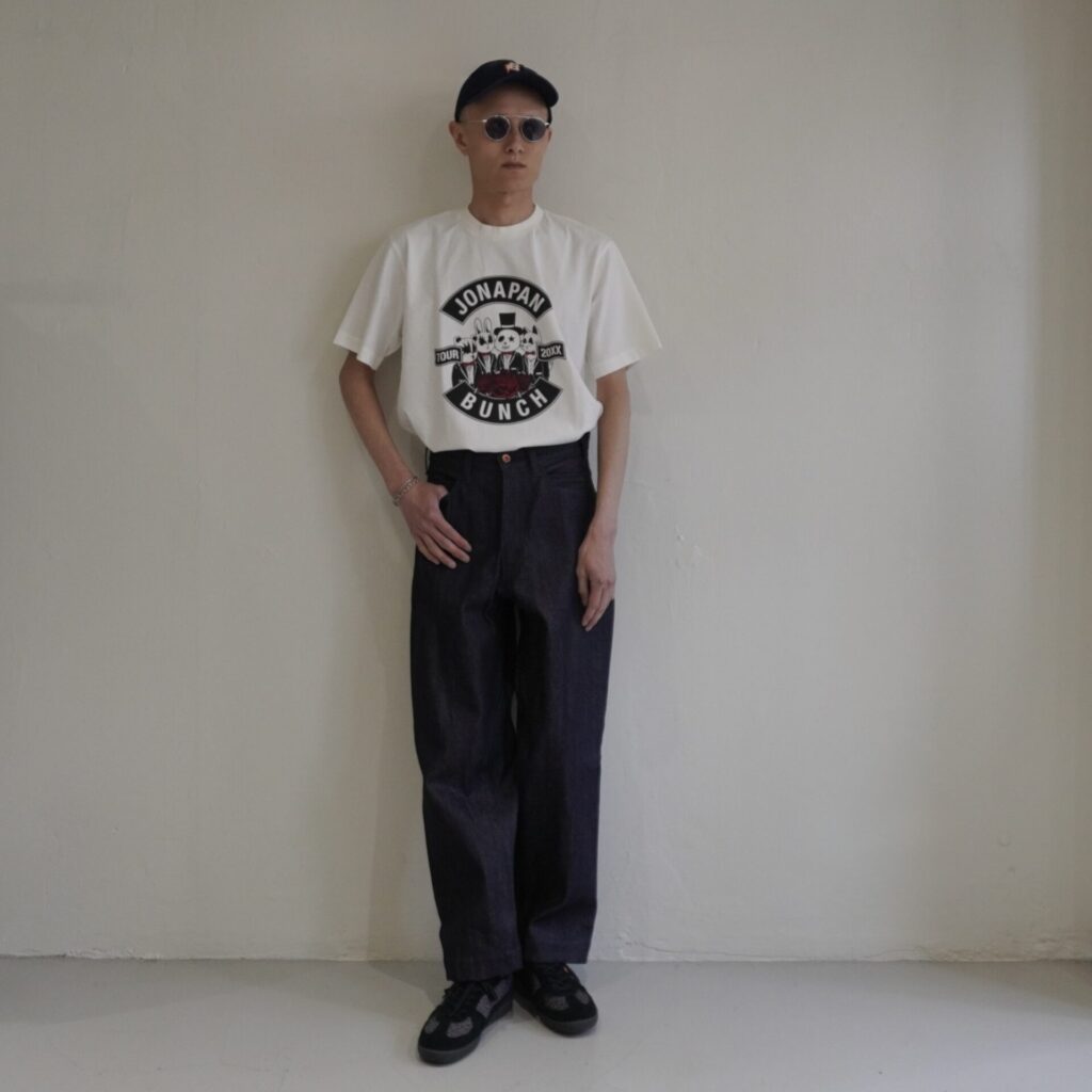 DSC00637 【グラフィックTの威力】BRU NA BOINNE「ジャナパンツアーTee」で、Tシャツ1枚スタイルを極める。