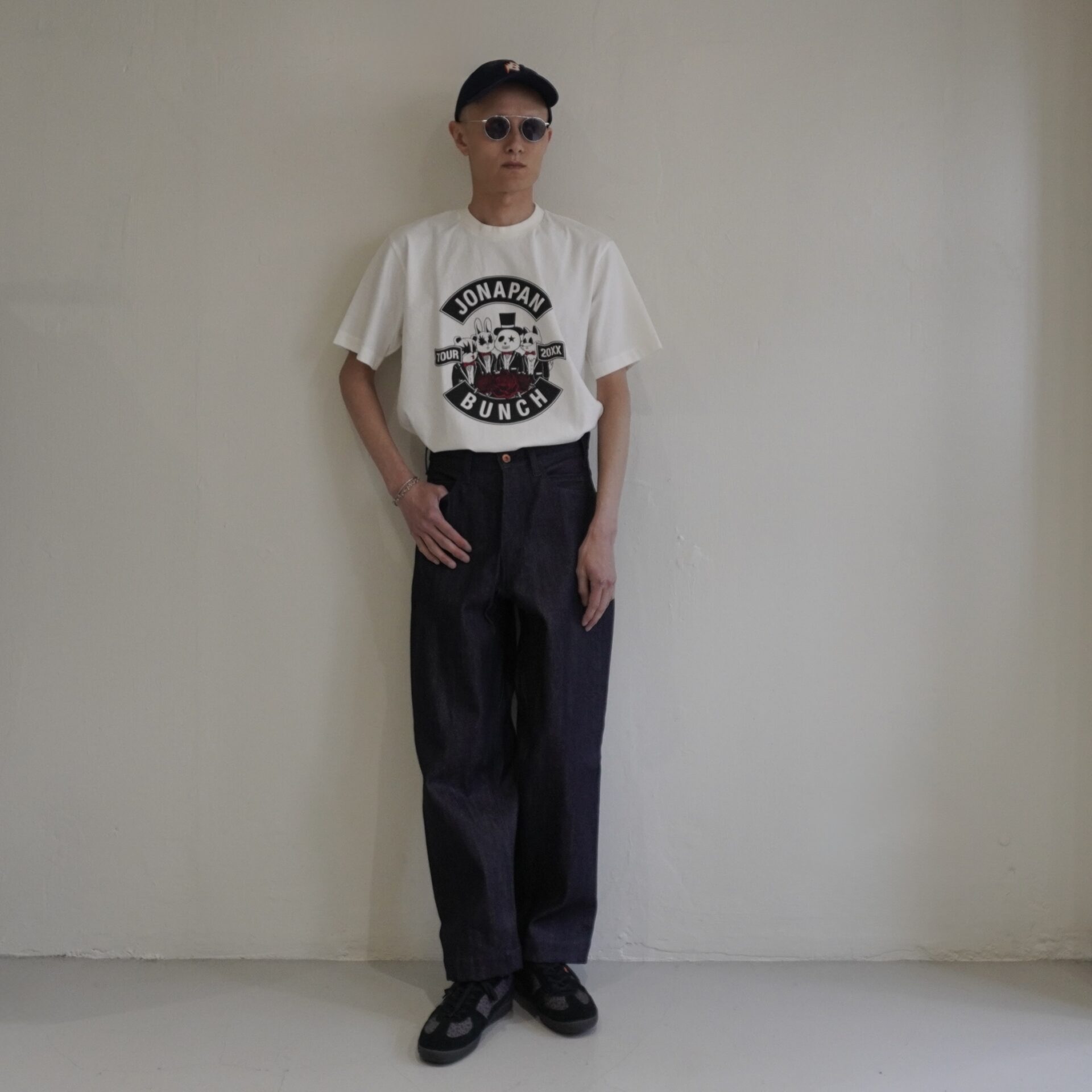 【グラフィックTの威力】BRU NA BOINNE「ジャナパンツアーTee」で、Tシャツ1枚スタイルを極める。