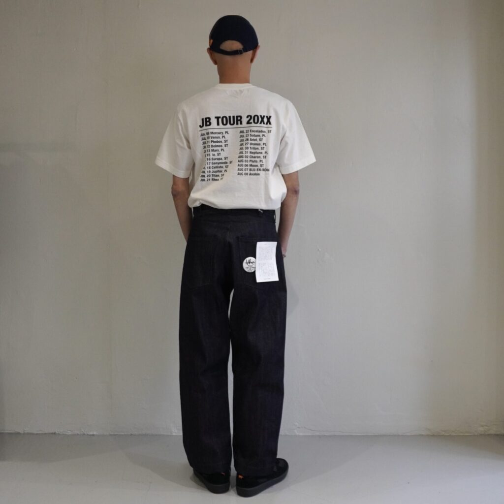 DSC00641 【グラフィックTの威力】BRU NA BOINNE「ジャナパンツアーTee」で、Tシャツ1枚スタイルを極める。