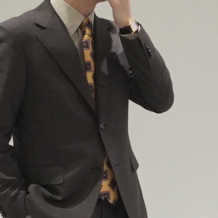 【名古屋】プロが選ぶオーダースーツ完全ガイド|apartirが提案する「素材×色×仕立て」の美学